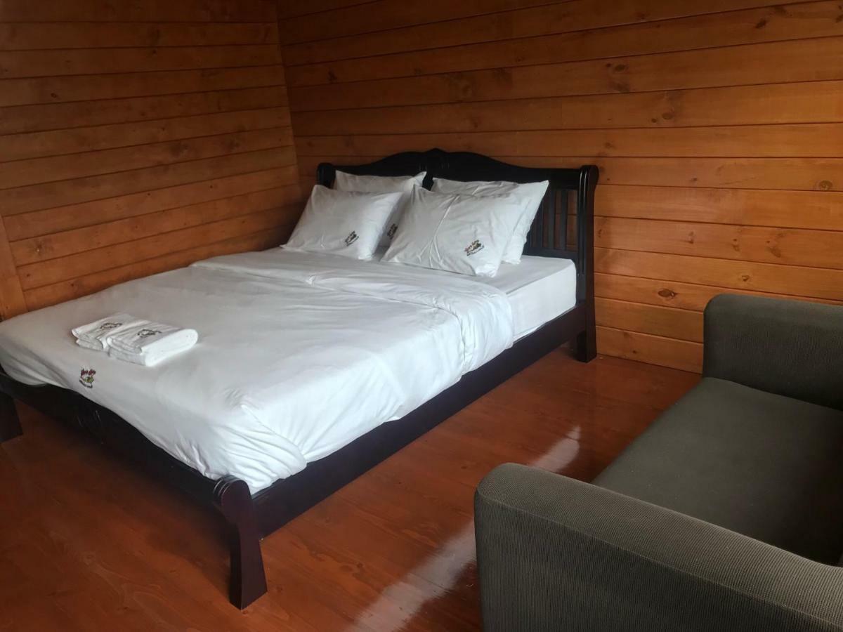 Nung Ni Bang Khon Thi Resort Амфава Екстериор снимка